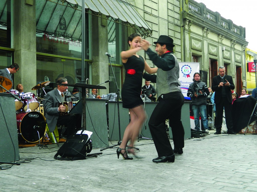 Una imagen de la inauguración de la semipeatonal Paseo de las Artes, en octubre de 2013.
