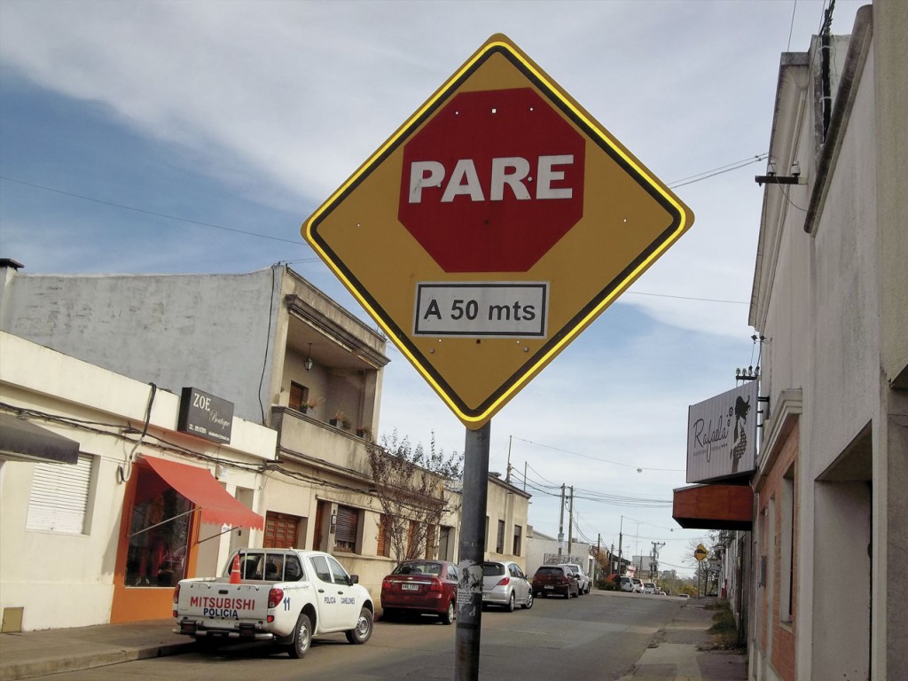 El Municipio de Canelones anunció que nuevos carteles de ‘Pare’ serán instalados próximamente en varias esquinas de la ciudad. 